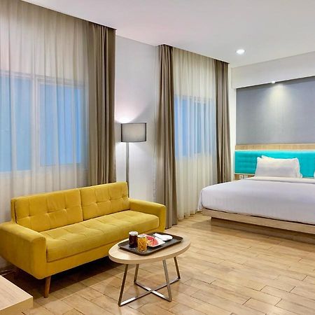 Hotel Santika Kelapa Gading Джакарта Экстерьер фото