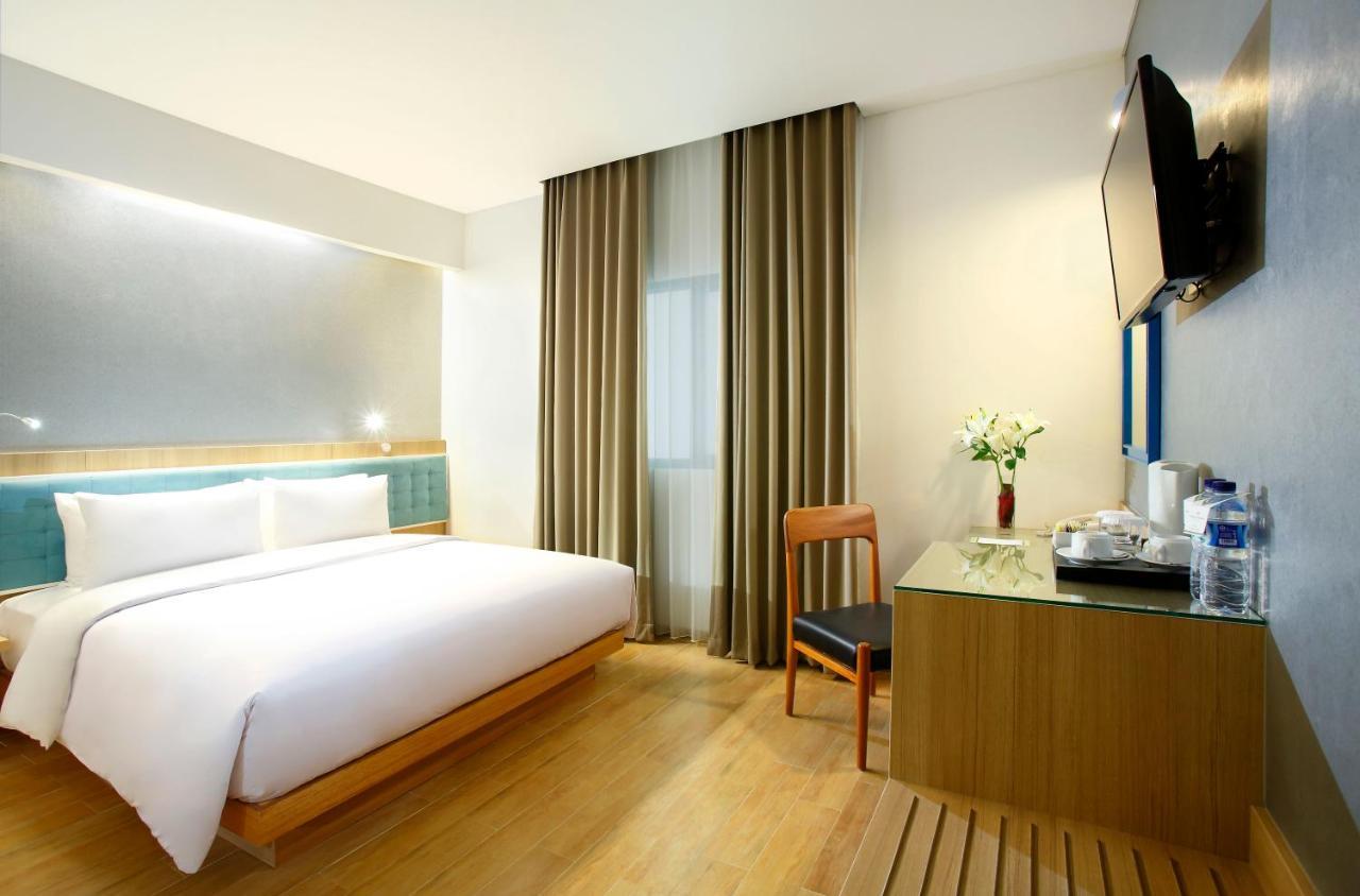 Hotel Santika Kelapa Gading Джакарта Экстерьер фото