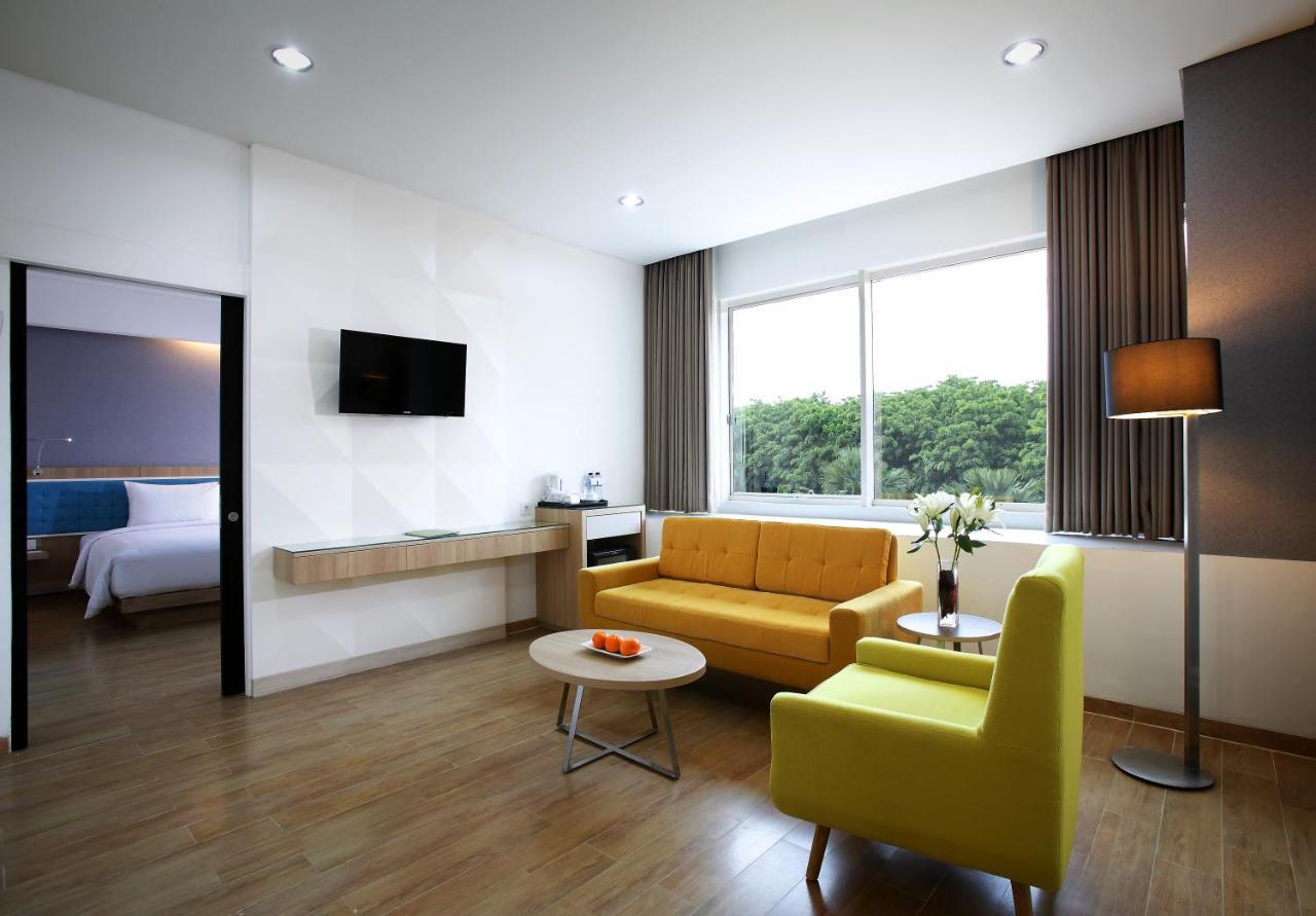 Hotel Santika Kelapa Gading Джакарта Экстерьер фото