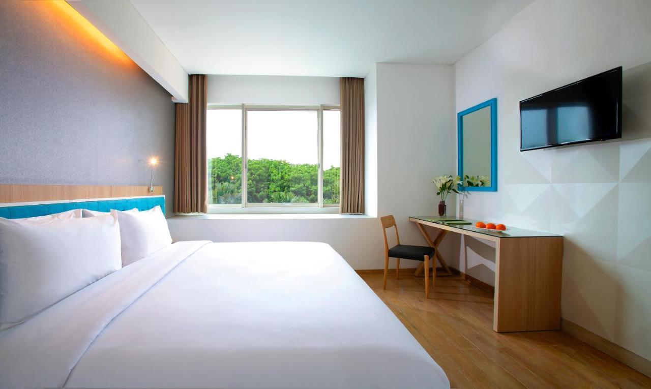 Hotel Santika Kelapa Gading Джакарта Экстерьер фото